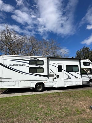 Kermit's Forest River Sunseeker 3250LE Class C