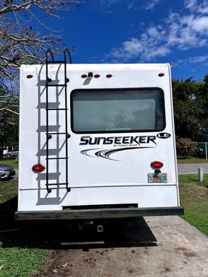 Kermit's Forest River Sunseeker 3250LE Class C