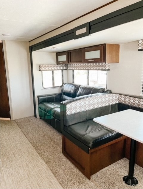 Mike's Prime Time Avenger 27DBS Travel Trailer