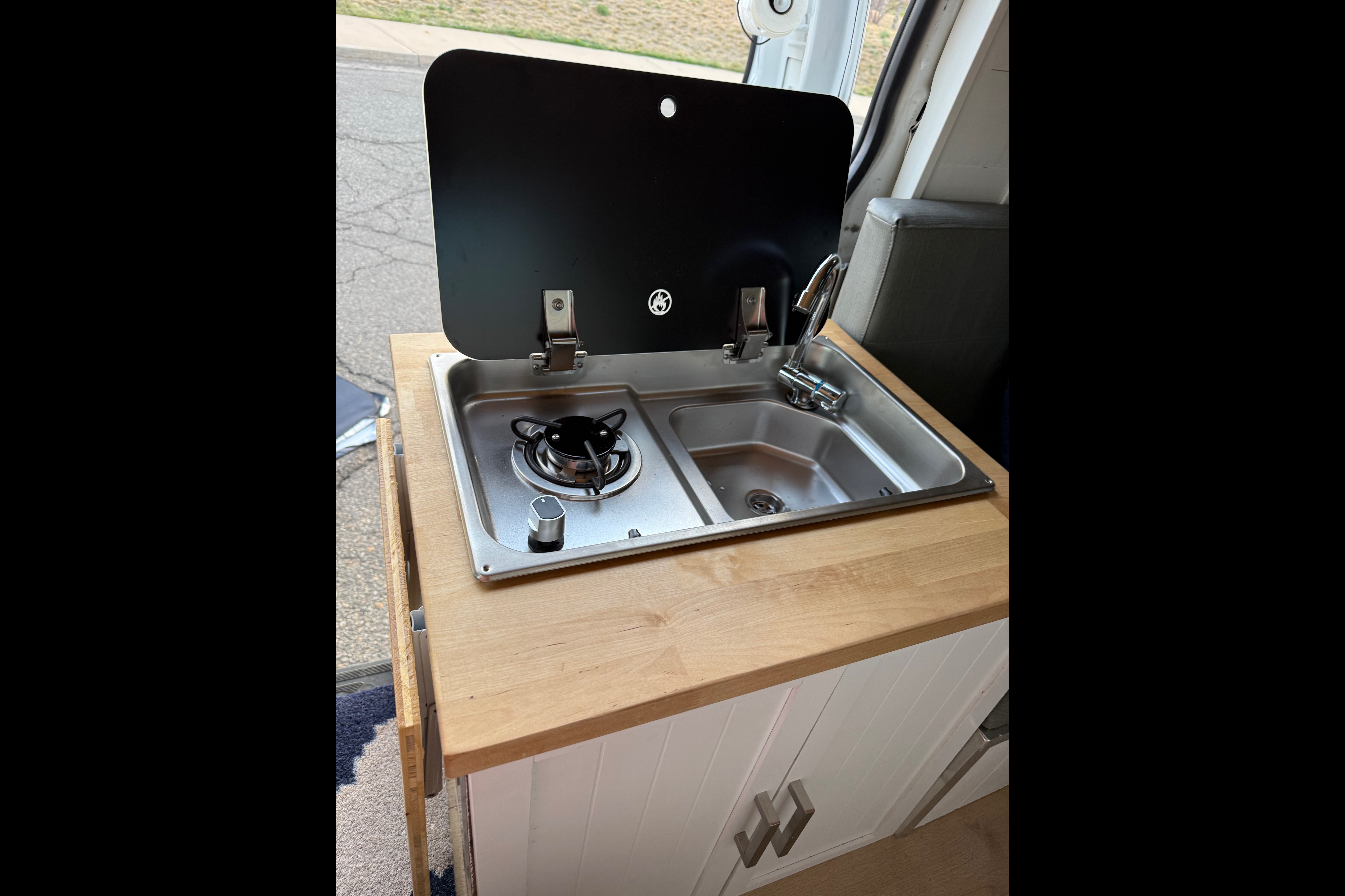 Van Vibes Rental -Rummel's Campervans