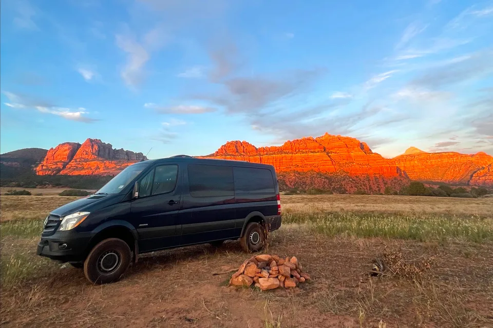 Danger O'Shea - Mercedes-Benz 2500 4x4 Low-Roof Sprinter Van (DIESEL)