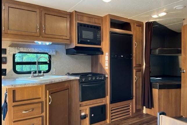 SBS Catalina Coachman Trailer with Roku Smart Tv Technology