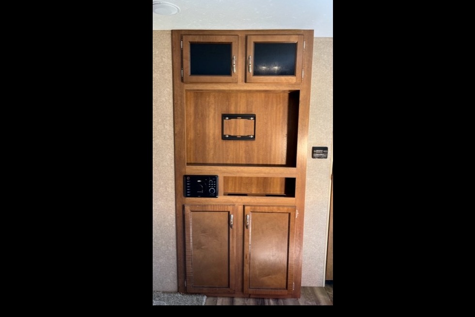 SBS Catalina Coachman Trailer with Roku Smart Tv Technology