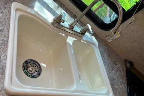 SBS Catalina Coachman Trailer with Roku Smart Tv Technology