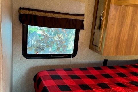 SBS Catalina Coachman Trailer with Roku Smart Tv Technology