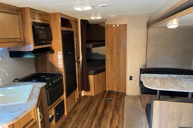 SBS Catalina Coachman Trailer with Roku Smart Tv Technology