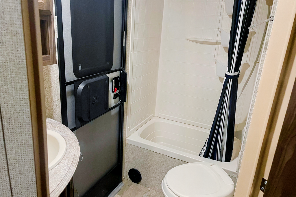 Coachman Apex ultra lite Travel Trailer