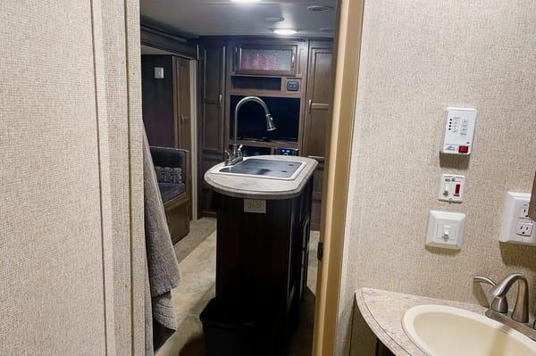 Coachman Apex ultra lite Travel Trailer