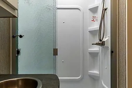 WiFi - ULTRA LUXURIOUS: 2 BATH, KING BED , BUNK BED, MASSAGE CHAIRS
