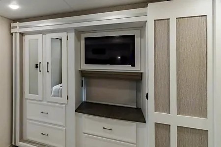 WiFi - ULTRA LUXURIOUS: 2 BATH, KING BED , BUNK BED, MASSAGE CHAIRS
