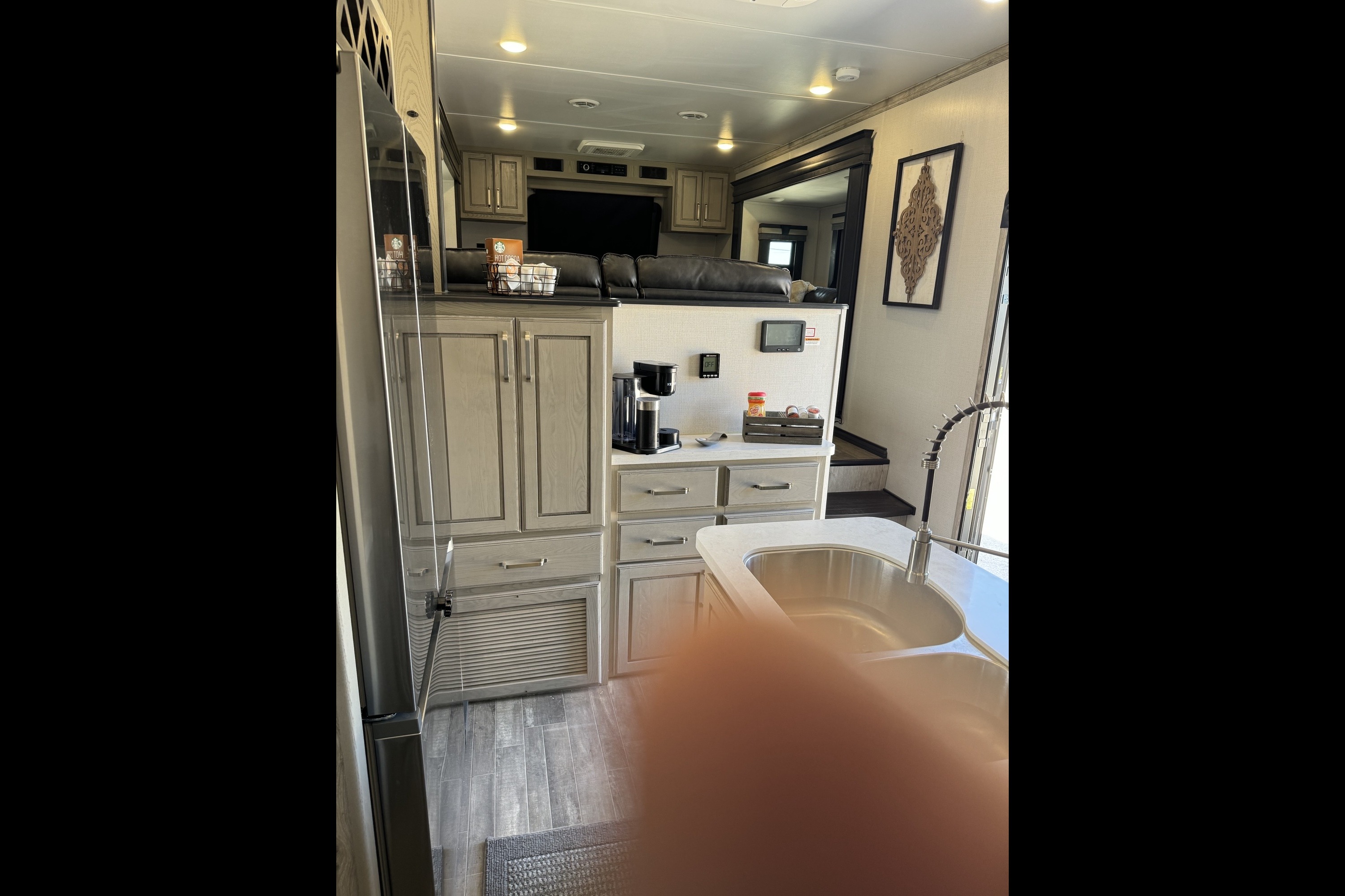 Glenn's 2022 ALPINE 3700FL Fifth Wheel