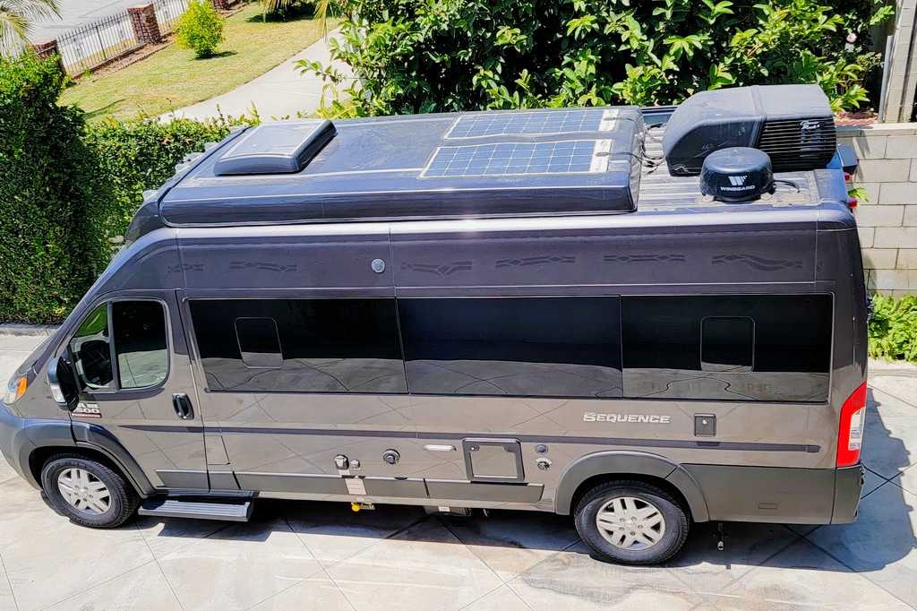 [05] Stress Free RVs - 2021 CLASS B - Dream Sequence - Pop-Top