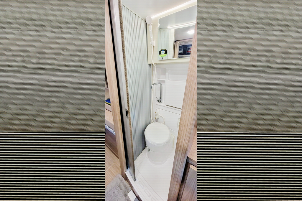 [05] Stress Free RVs - 2021 CLASS B - Dream Sequence - Pop-Top