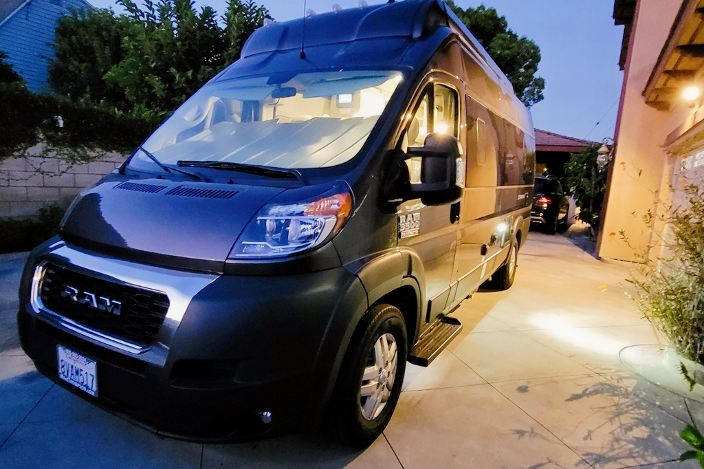 [05] Stress Free RVs - 2021 CLASS B - Dream Sequence - Pop-Top