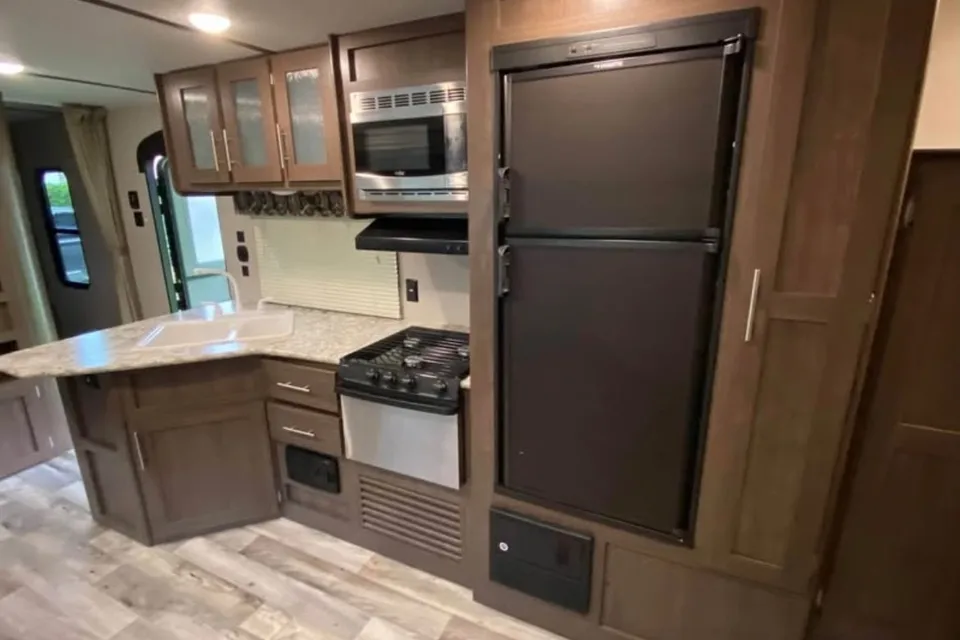 Dorothy's Keystone HideOut 274LHS Travel Trailer