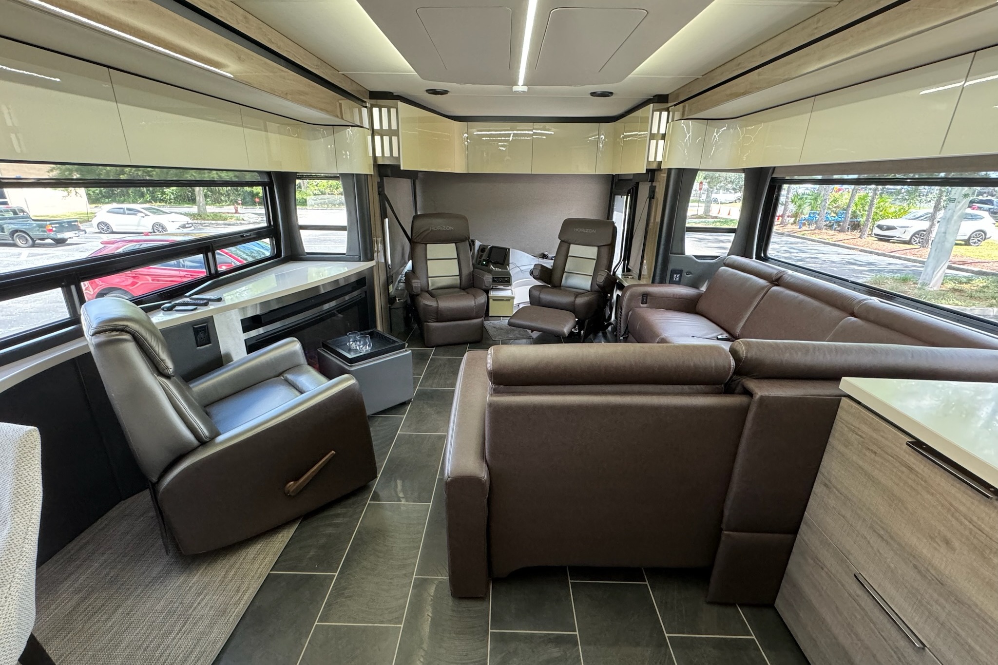 Awesome Contemporary Luxury RV Winnebago Horizon 42Q Class A