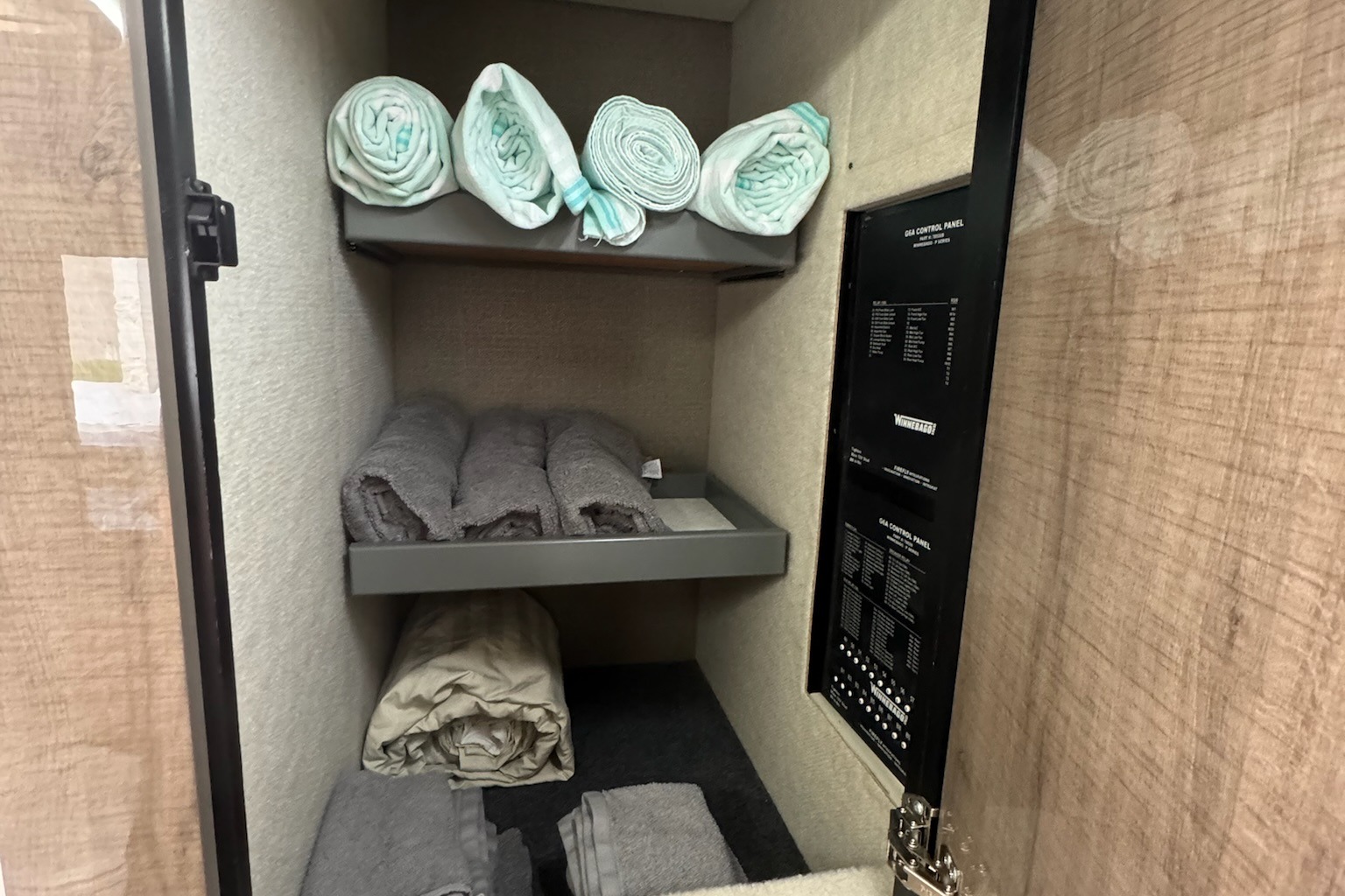 Awesome Contemporary Luxury RV Winnebago Horizon 42Q Class A