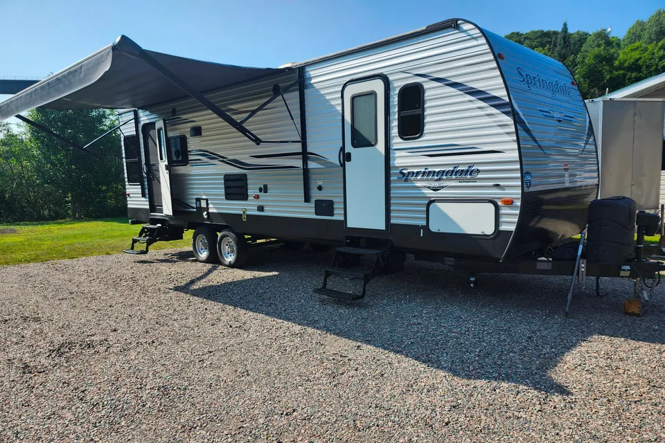Nicole/Rob's Keystone Springdale Travel Trailer
