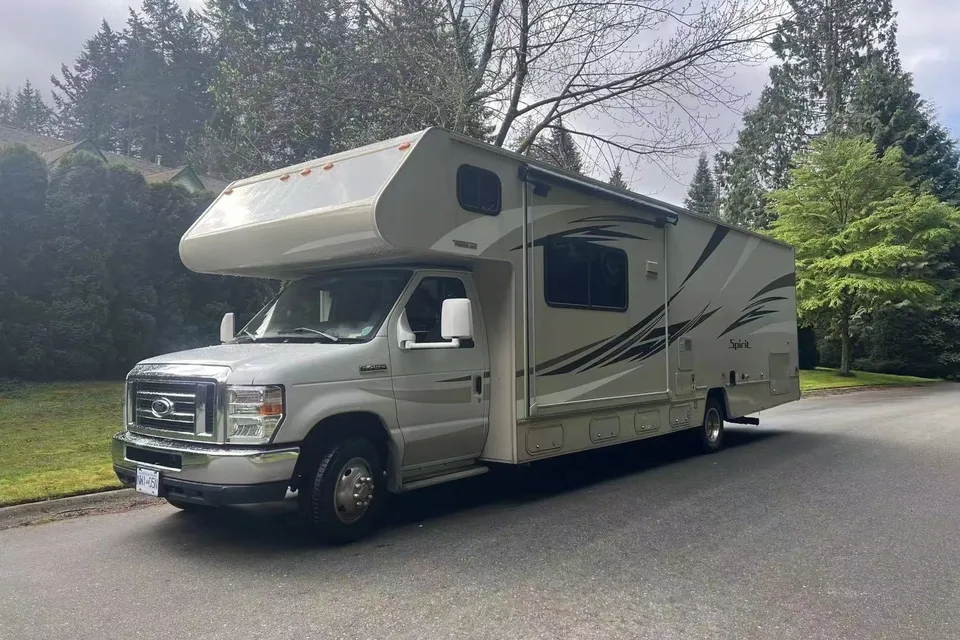 Xin's 2015 Winnebago itasca spirit Class C