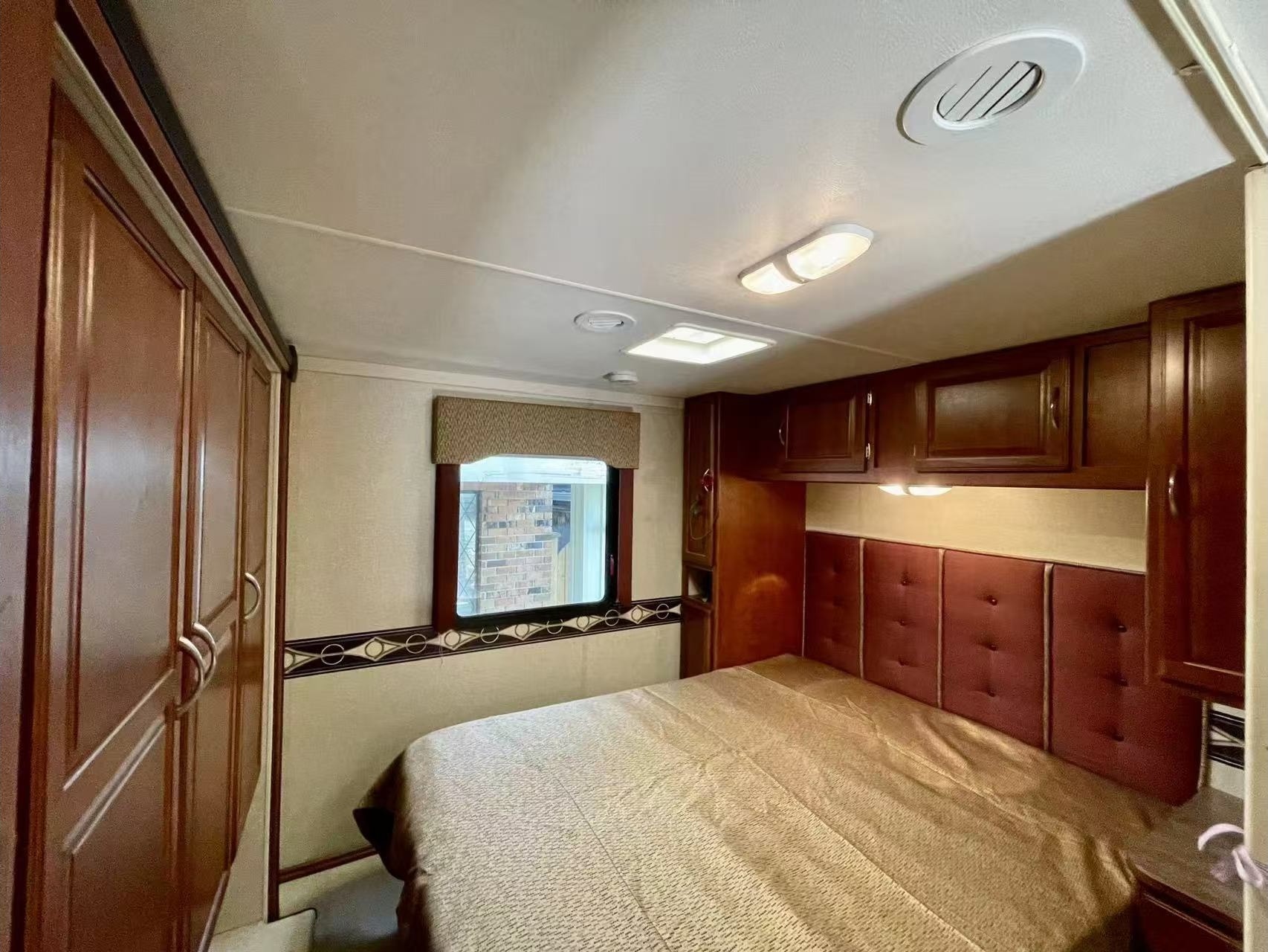 Xin's 2015 Winnebago itasca spirit Class C