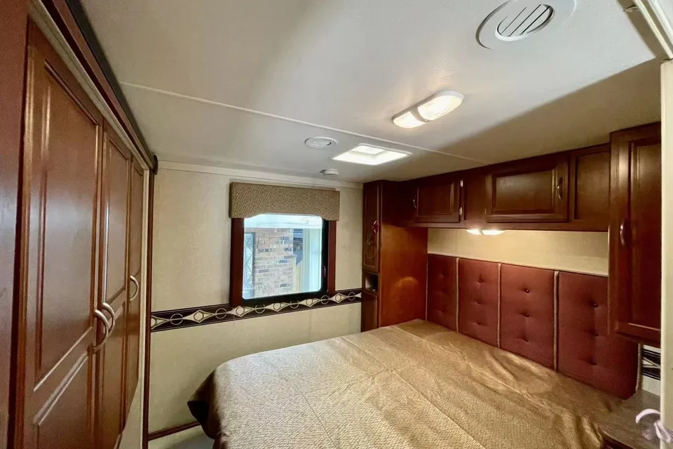 Xin's 2015 Winnebago itasca spirit Class C