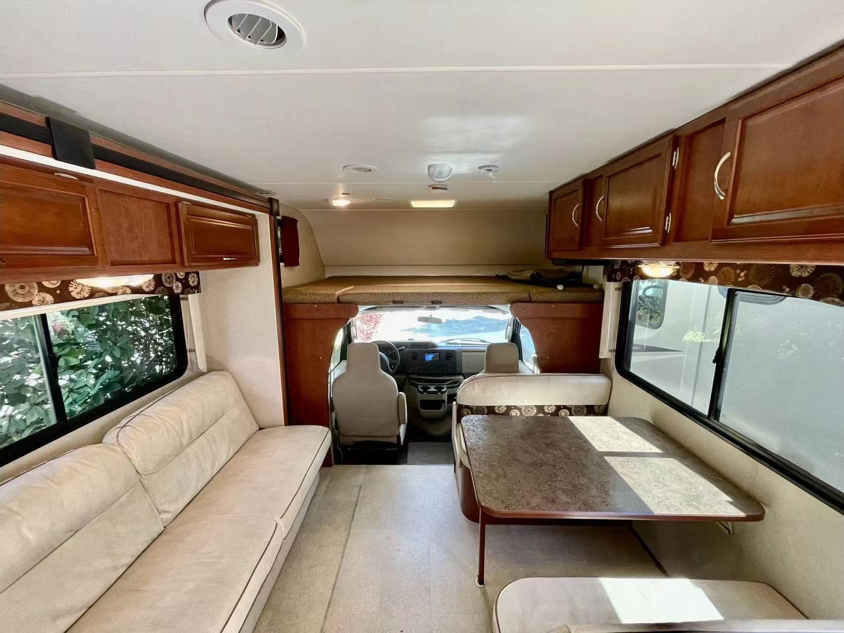 Xin's 2015 Winnebago itasca spirit Class C