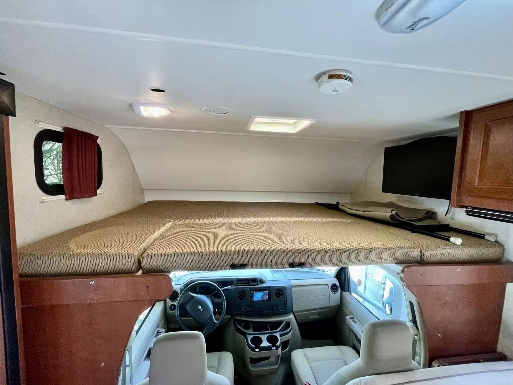 Xin's 2015 Winnebago itasca spirit Class C