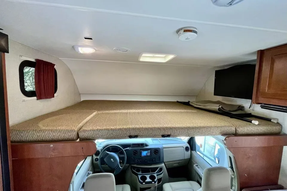 Xin's 2015 Winnebago itasca spirit Class C