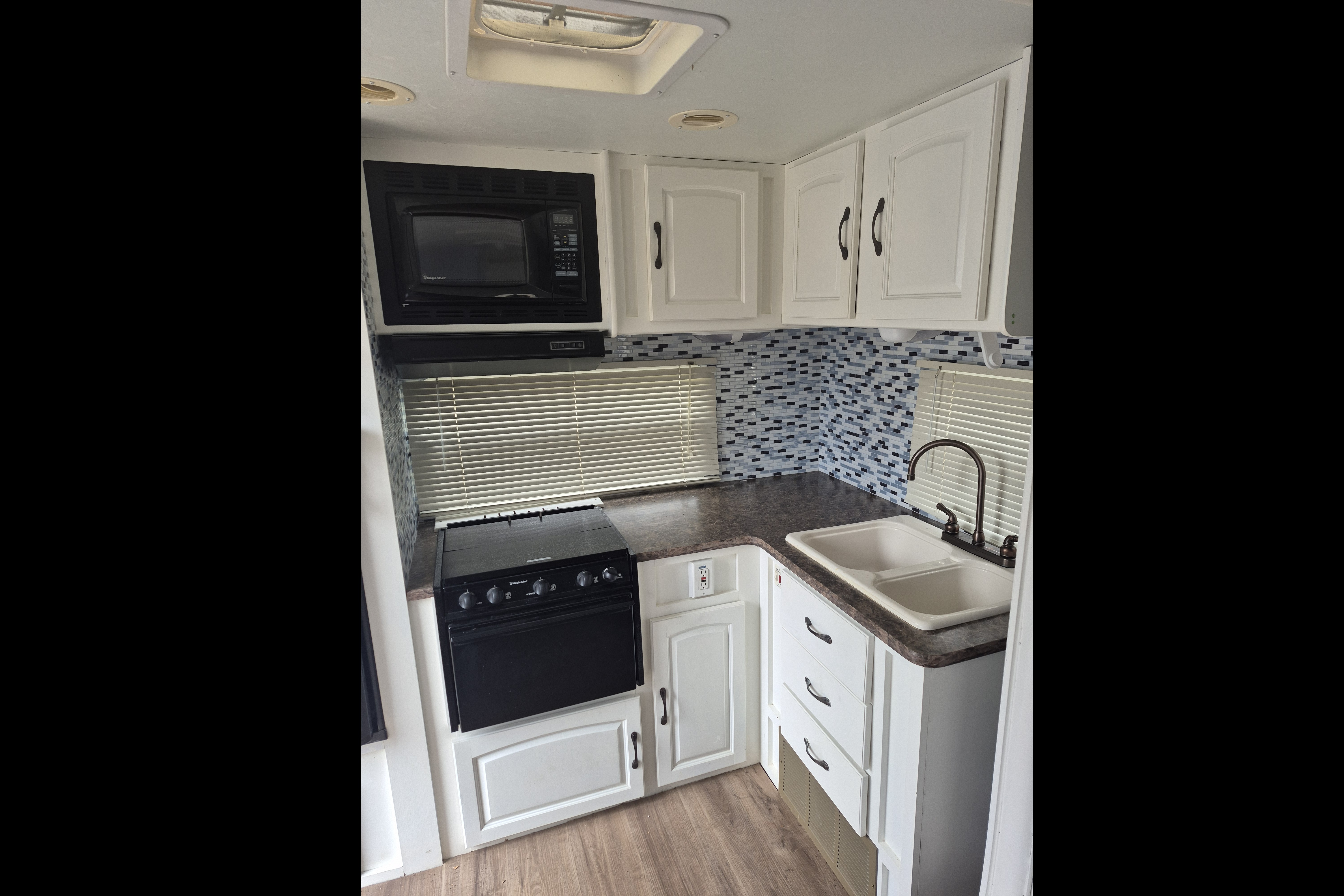 Eric & Sue,s Forest River Surveyor Travel Trailer