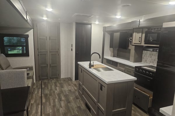 Girls Night Out 2024 Starcraft Spacious King BR Camp In Comfort