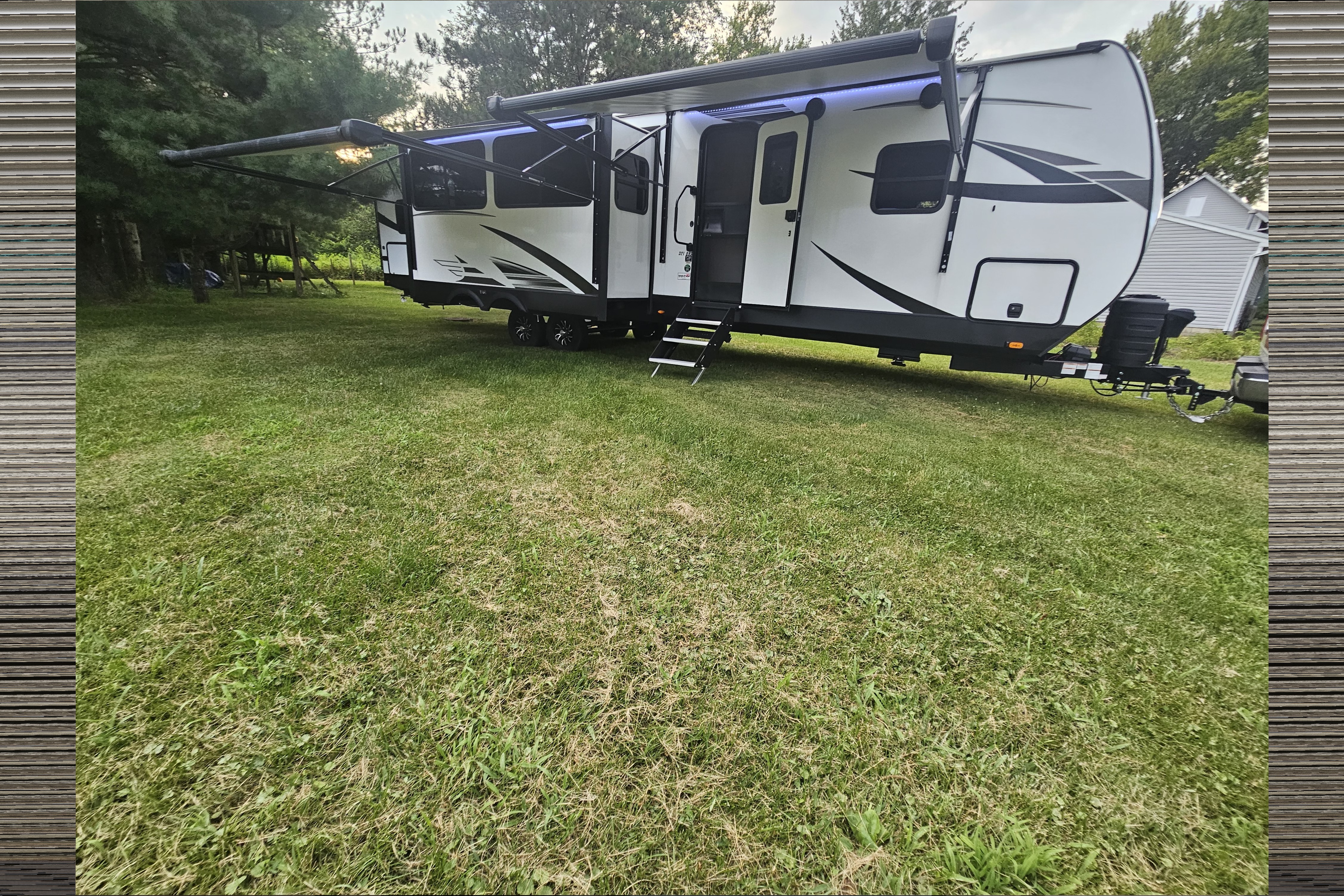 Girls Night Out 2024 Starcraft Spacious King BR Camp In Comfort