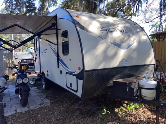 Thomas's Venture RV Sonic lite Travel Trailer