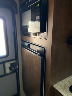 Thomas's Venture RV Sonic lite Travel Trailer