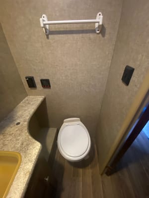 Thomas's Venture RV Sonic lite Travel Trailer
