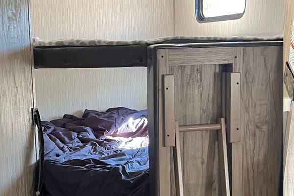 Sleeps up to 10 people and we're pet friendly.