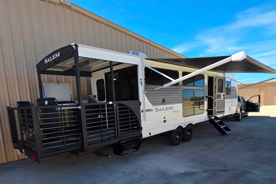Matthew 's Forest River 32 Veranda Travel Trailer