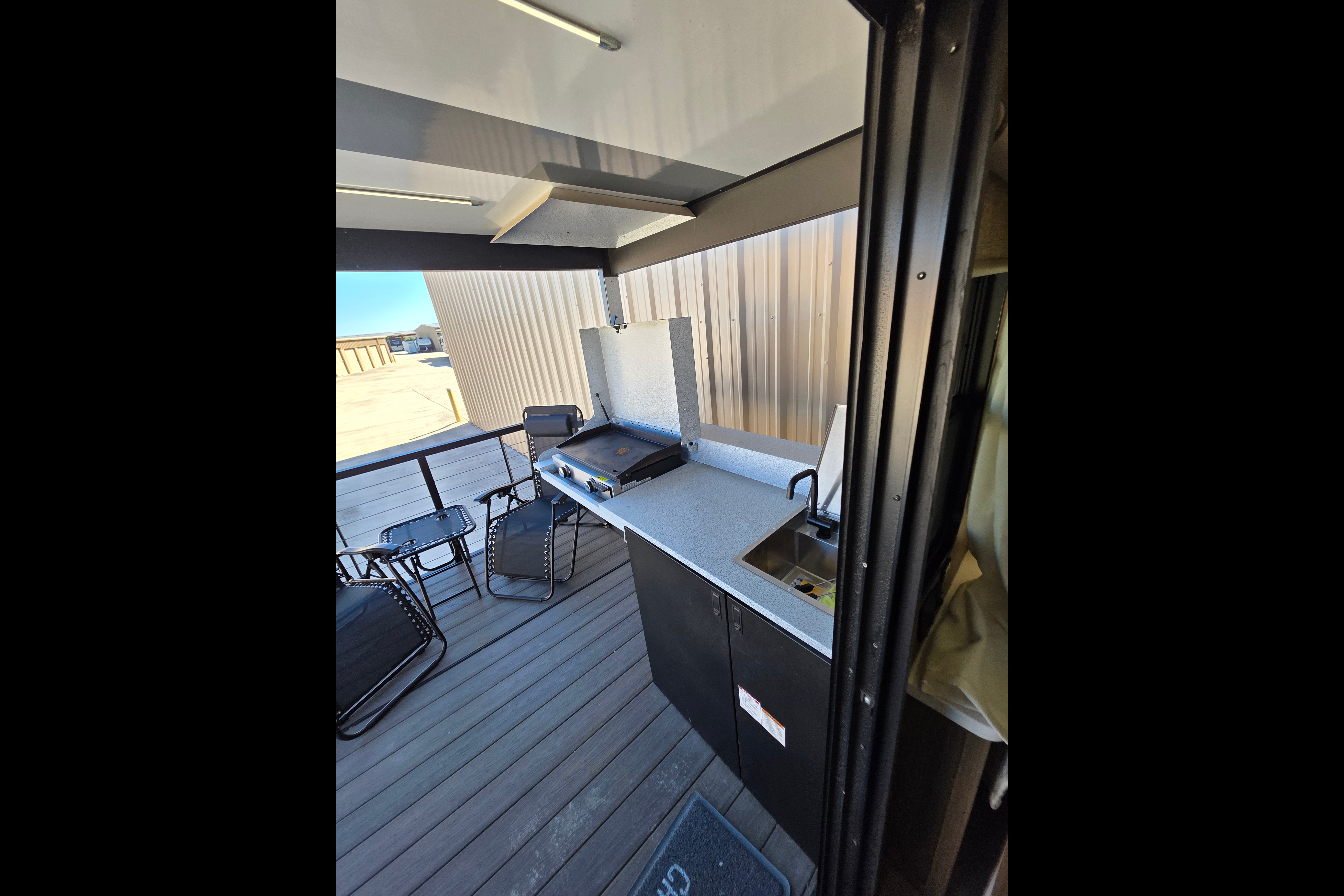 Matthew 's Forest River 32 Veranda Travel Trailer
