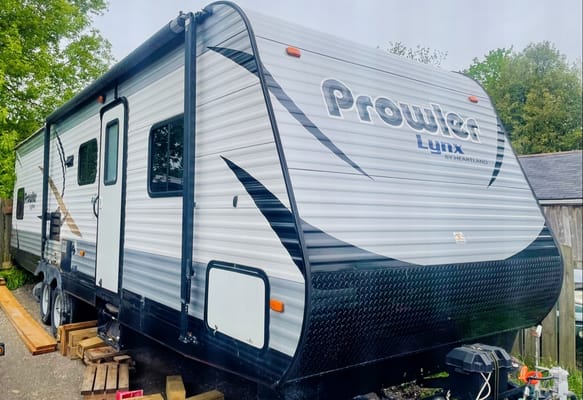 Sam 's Prowler Lynx Travel Trailer