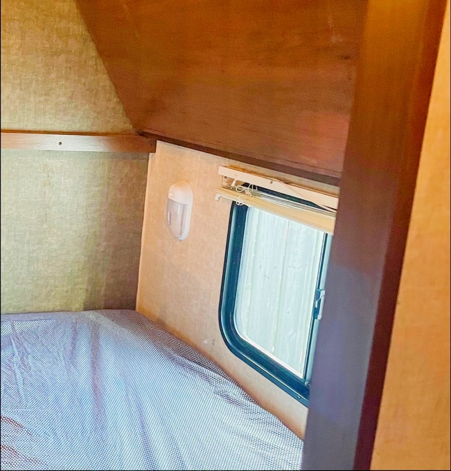 Sam 's Prowler Lynx Travel Trailer