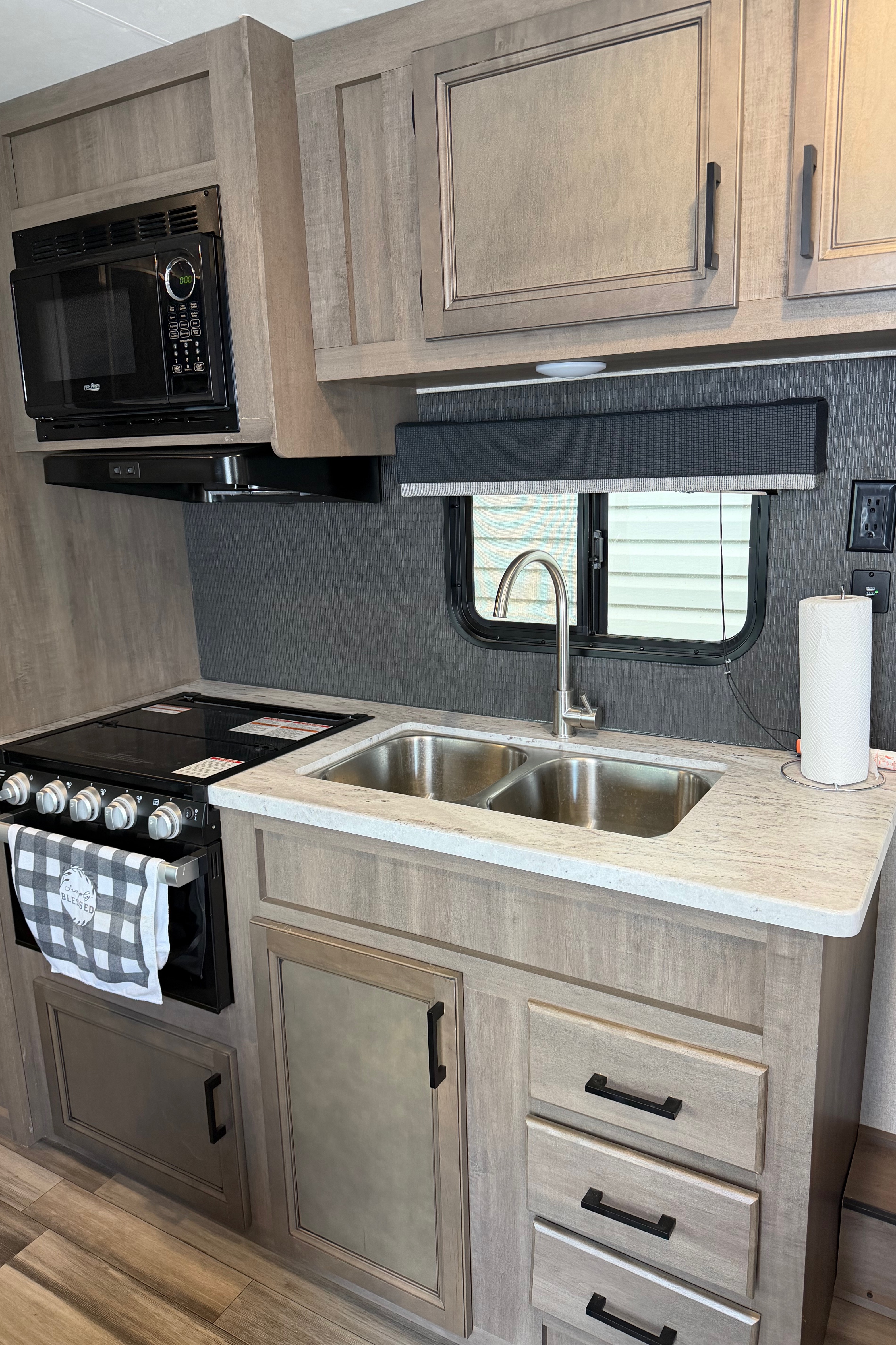 Spacious & Ready for Your Next Getaway!Autumn Ridge 26BH TT