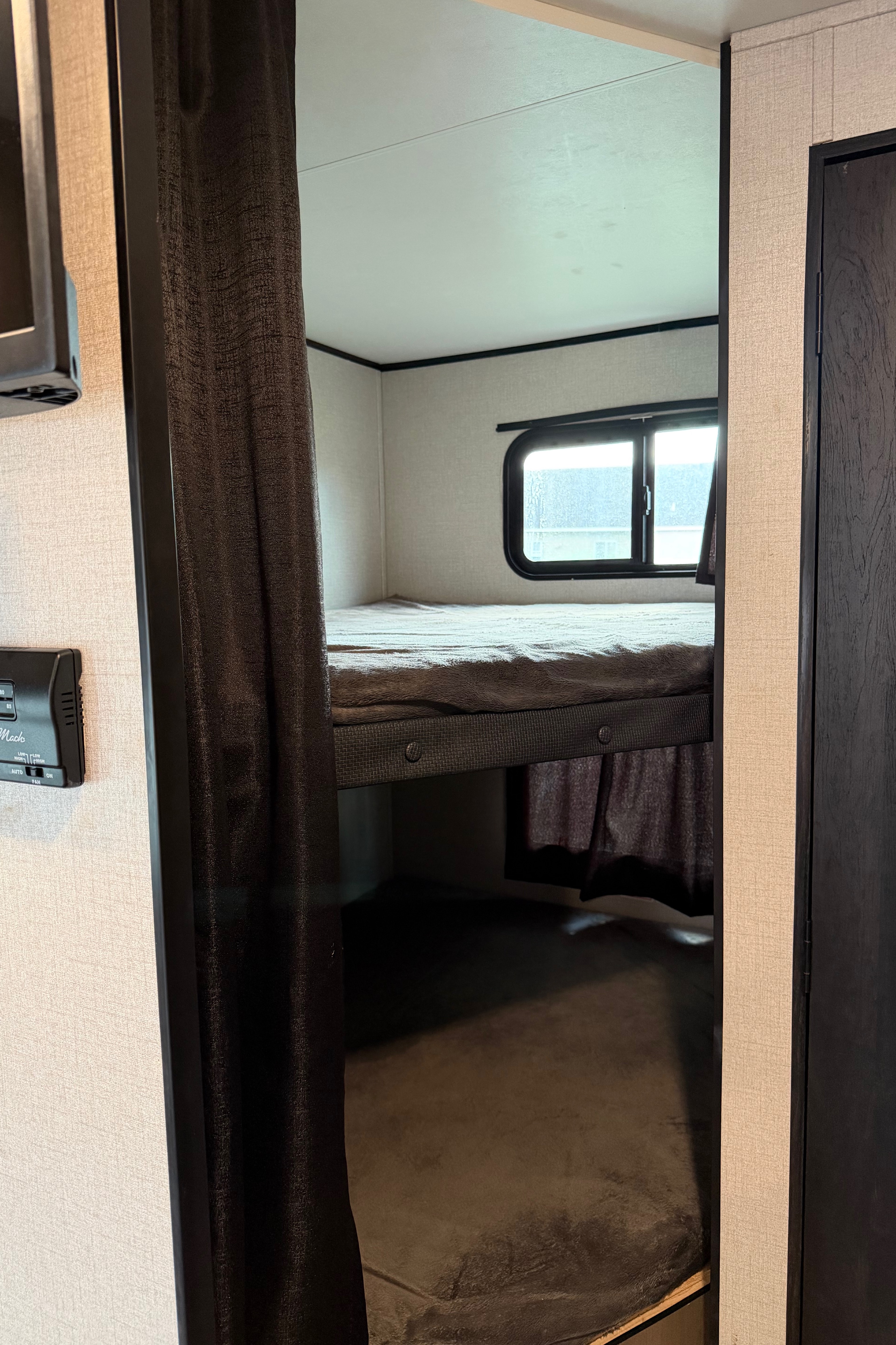 Spacious & Ready for Your Next Getaway!Autumn Ridge 26BH TT