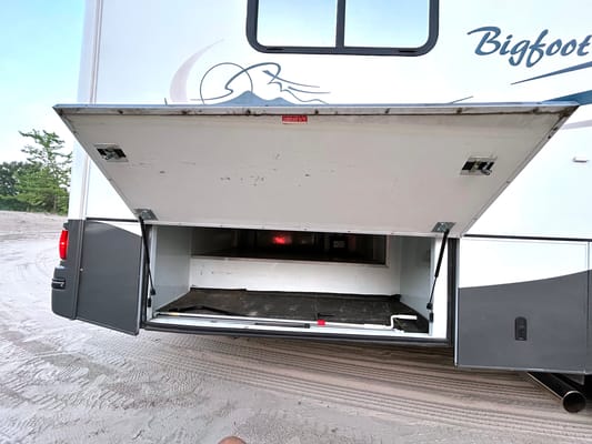 Premium Bigfoot 4-Season | Sun or Ski
