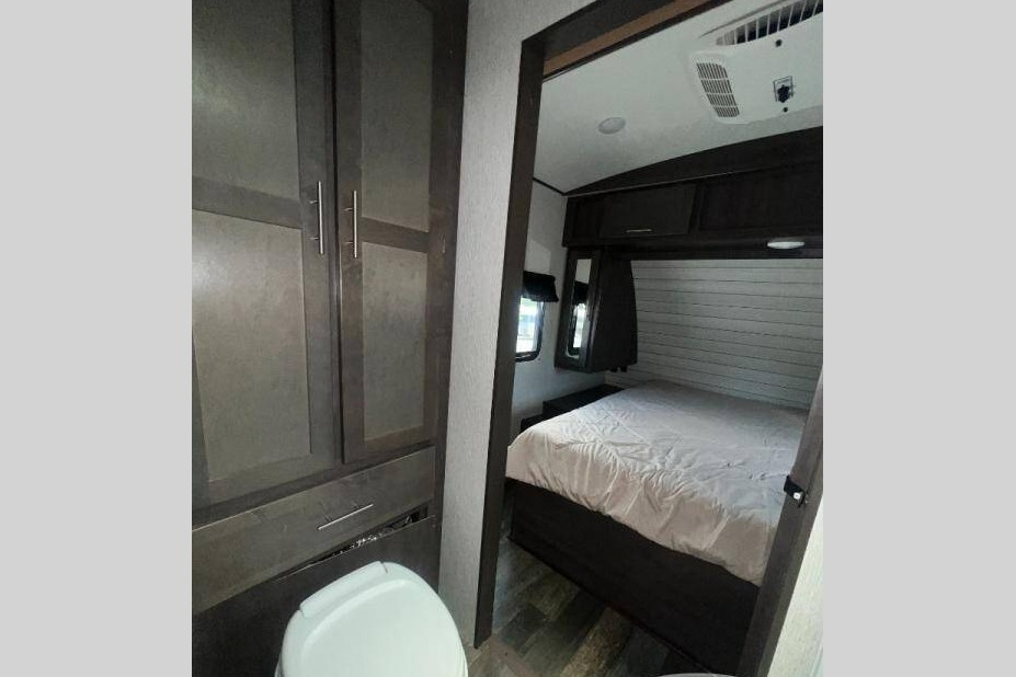 Big Boy Toys & RV Rentals, LLC Crossroads Sunset Trail 331BH Travel Trailer
