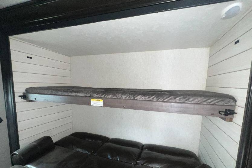 Big Boy Toys & RV Rentals, LLC Crossroads Sunset Trail 331BH Travel Trailer