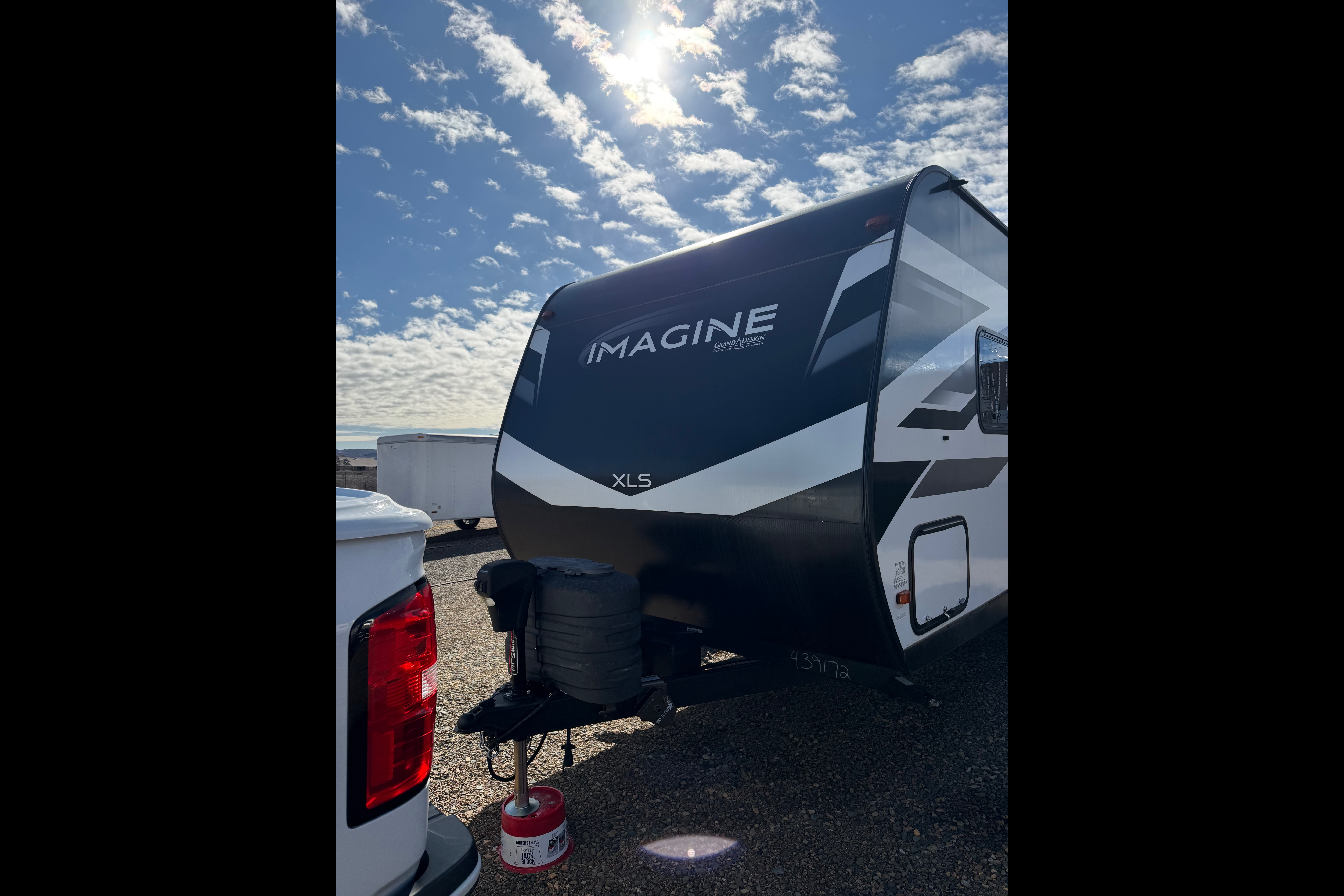 Cliff & Clare’s Grand Design Imagine Travel Trailer