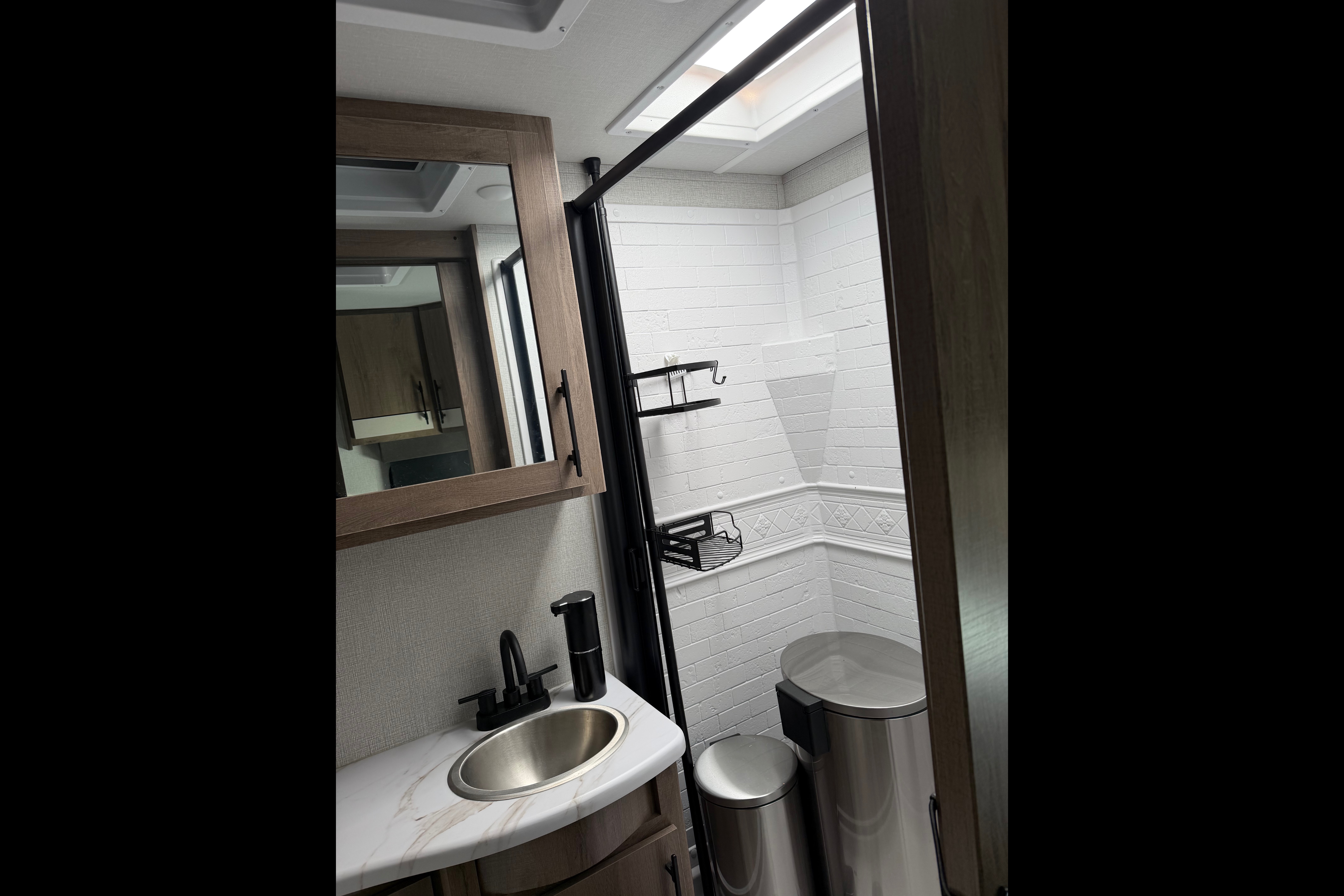 Cliff & Clare’s Grand Design Imagine Travel Trailer