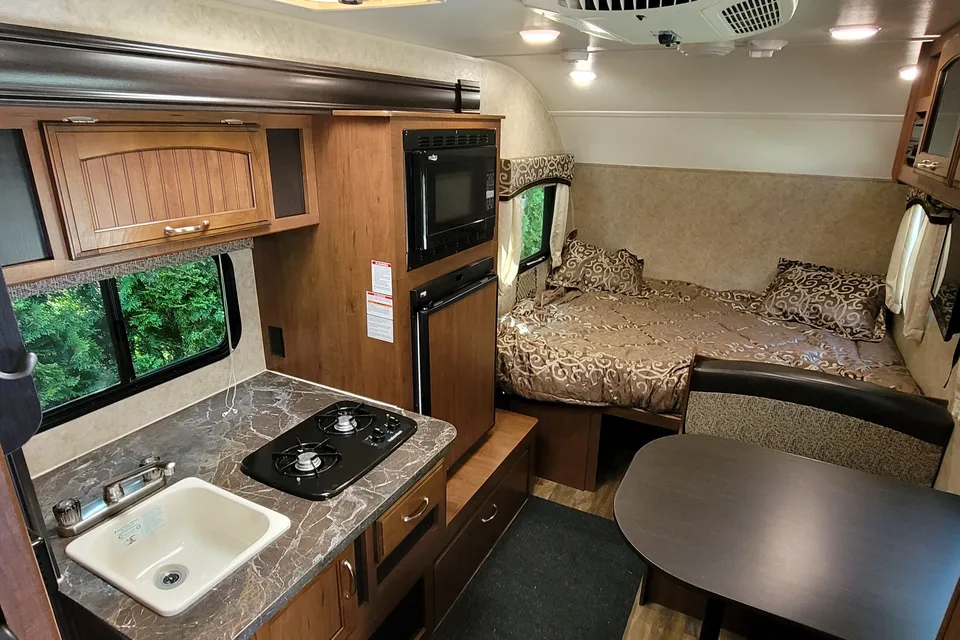 William's Jayco 2017 Hummingbird 2017RB Travel Trailer