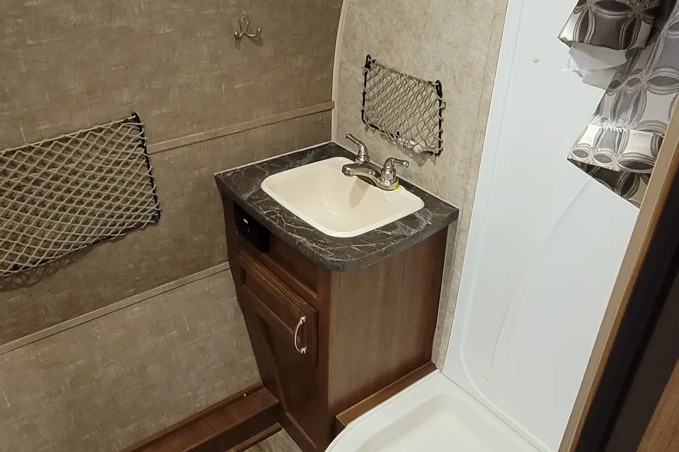 William's Jayco 2017 Hummingbird 2017RB Travel Trailer