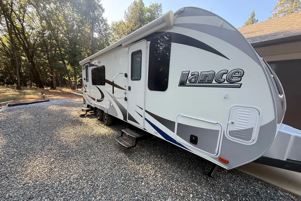 Adventure ready Lance 2285 Travel Trailer We Deliver & Setup!!!