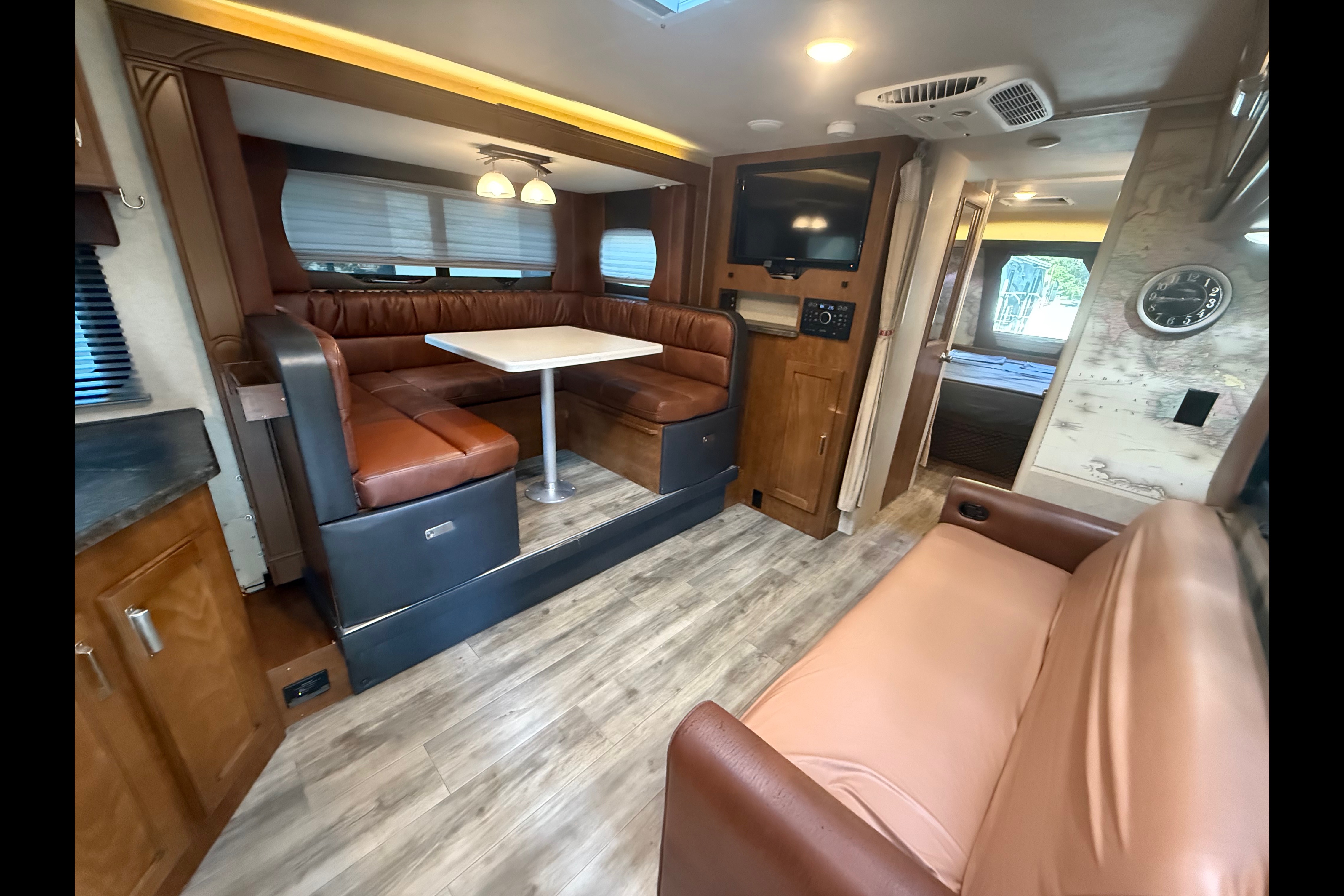 Adventure ready Lance 2285 Travel Trailer We Deliver & Setup!!!